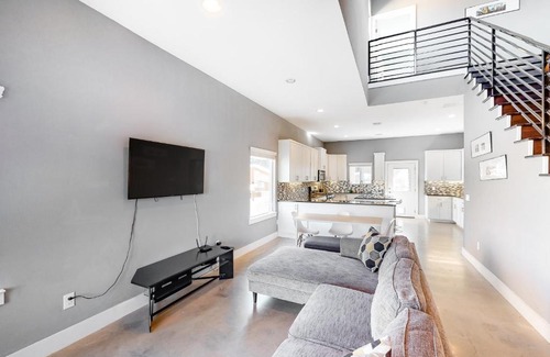 St. John - Coronado Hills Casa | East Austin Charmer
