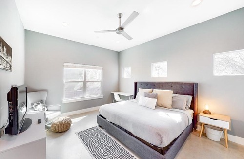 St. John - Coronado Hills Casa | East Austin Charmer