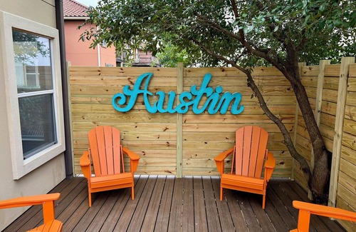 Sendero Hills Casa | East Austin Oasis: Hot Tub, Private Deck, Spa-Like Rainfall Shower