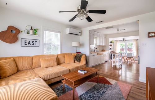 East MLK Casa | East Austin - Retro Vibes and Charm