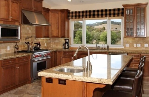 San Luis Obispo Casa | GRANDE, LUJOSO Y BIEN EQUIPADO EN FABULOSA UBICACIÓN