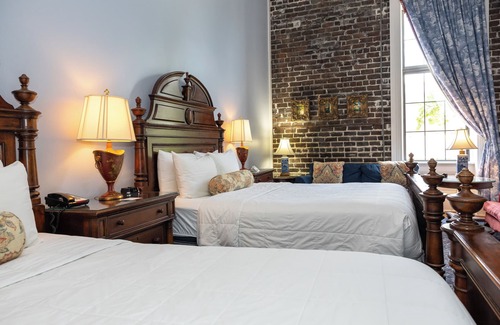 Historic District - North Hotel | East Bay Inn, Historic Inns of Savannah Collection