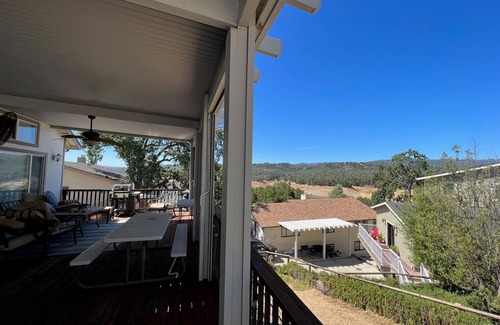 Oak Shores Casa | East Beach Lake House, Family Friendly and Spacious