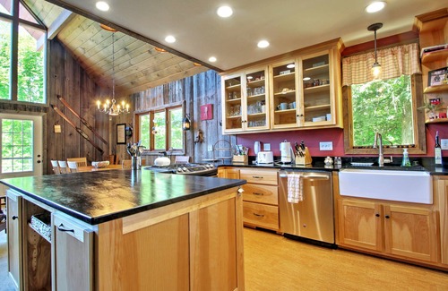 East Burke Casa | East Burke House - ¡2 minutos a pie de Kingdom Bike Trails!