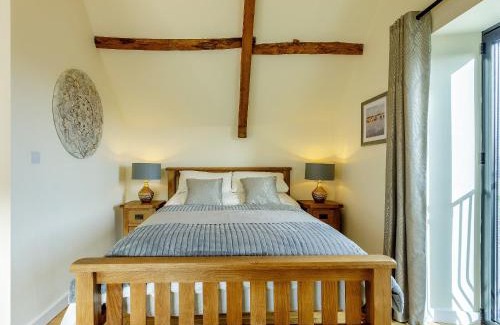 Highbridge Casa | East Cottage - Ukc4432