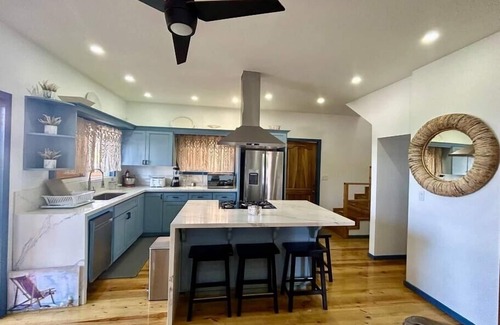 Calabash Bight Casa | East End Gem-3 Bedroom on the Water