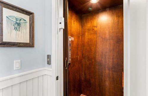 Galveston Casa | East end Pet friendly home Nearby to Beach