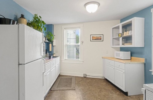 East End Apartamento | East end. Walk to food, beer and downtown fun.