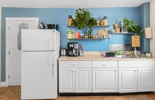East End Apartamento | East end. Walk to food, beer and downtown fun.