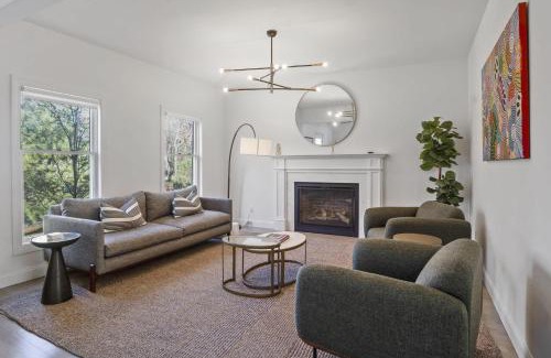 Springs Casa | East Hampton Retreat: Heated Pool, BBQ,Home Office