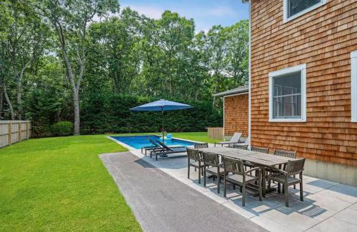Springs Casa | East Hampton Retreat: Heated Pool, BBQ,Home Office