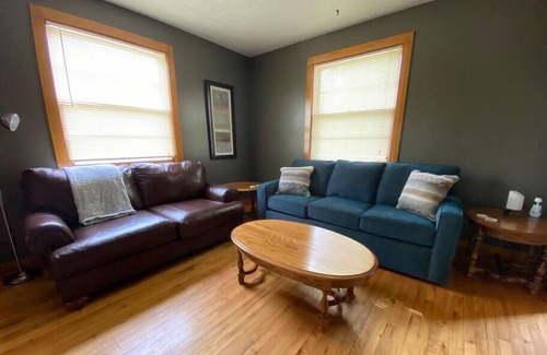 Ironwood Casa | East Midland Manor - Close to trails and skiing!
