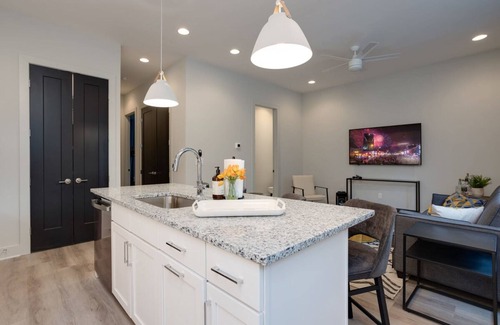Talbot's Corner Casa | East Nash Double - 26 Beds Booking Fast