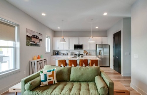 Talbot's Corner Casa | East Nash Double - 26 Beds Booking Fast
