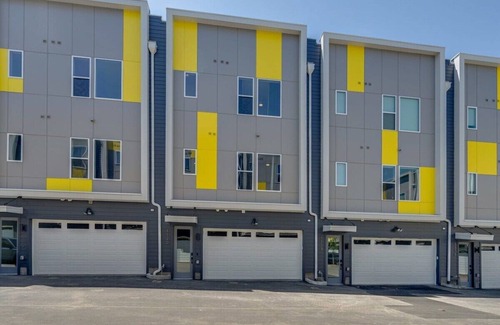 Talbot's Corner Casa | East Nash Oasis - 13 Beds - Going Fast