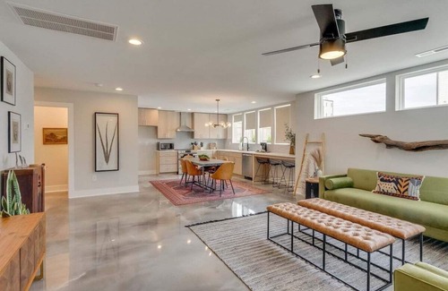 East Nashville Casa | East Nash ~ Rooftop Fire pit ~ Sleeps 12