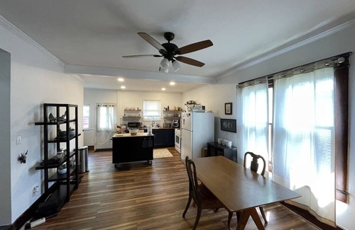 Greenwood Casa | East Nashville Cozy and Convenient - Fun Summer