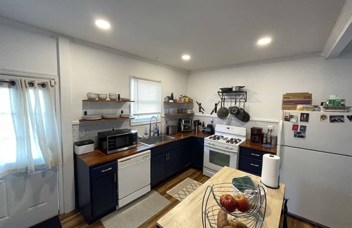 Greenwood Casa | East Nashville Cozy and Convenient - Fun Summer