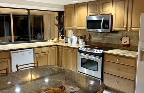 South Beach Casa | East of A1A, pool, steps from beach, pet friendly, South Beach