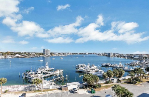 Holiday Isle Casa | East Pass Towers 603-FAB 3BR 2100 sf with Destin Harbor Views