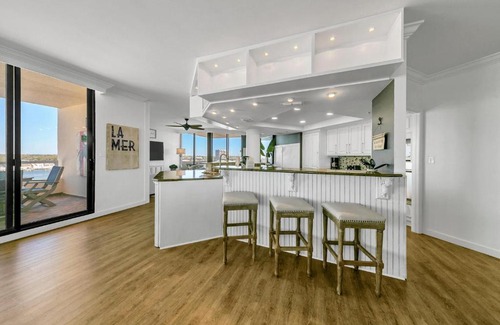Holiday Isle Casa | East Pass Towers 603-FAB 3BR 2100 sf with Destin Harbor Views