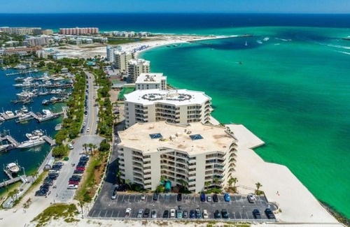 Holiday Isle Casa | East Pass Towers 603-FAB 3BR 2100 sf with Destin Harbor Views