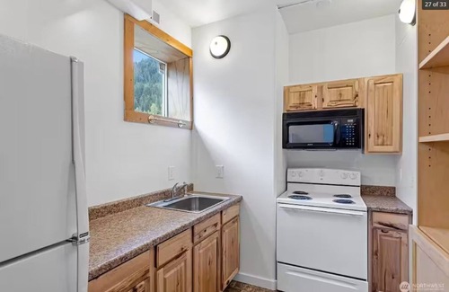 Hyak Cabina | East Peak Hideout -ski in/ski out + games room