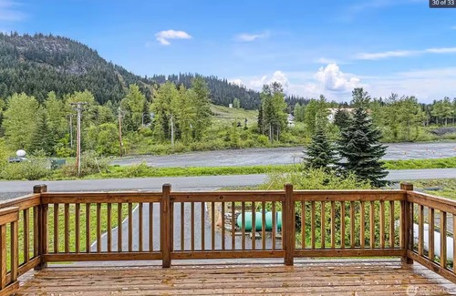Hyak Cabina | East Peak Hideout -ski in/ski out + games room