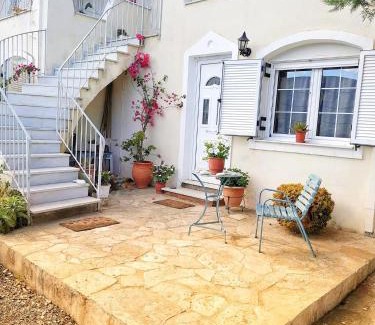 Livadi Apartamento | East Red Rock and View Leonidio maisonette studio