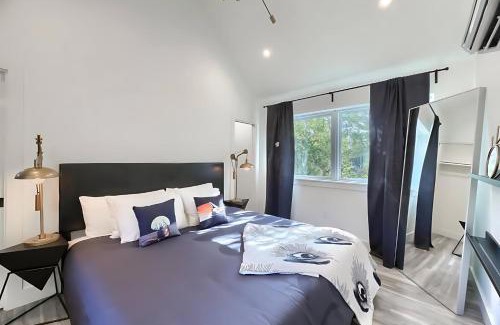 East Cesar Chavez Casa | East Side 3BR Masterpiece Home