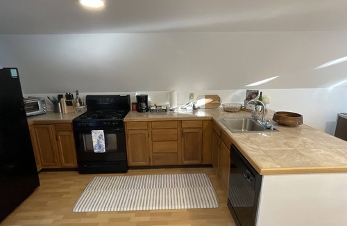 Skaneateles Casa | East Side 4 Bdrm on Skaneateles Lake, firepit, paddle boards, 5 miles to village