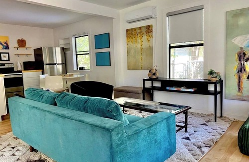 East MLK Casa | East Side Hideaway. Fun Spring Stay