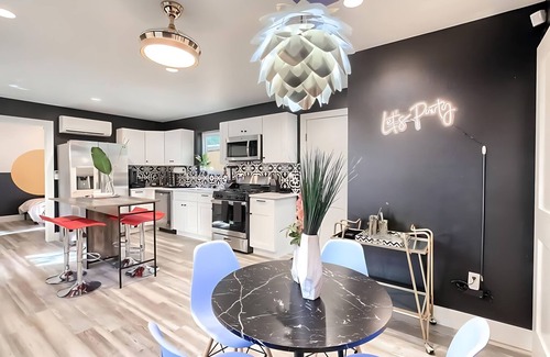 East Cesar Chavez Casa | East Side Masterpiece