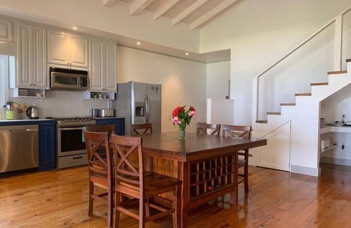 Isla de Utila Casa | East Wind - 4 Bedroom Ocean Front Luxury