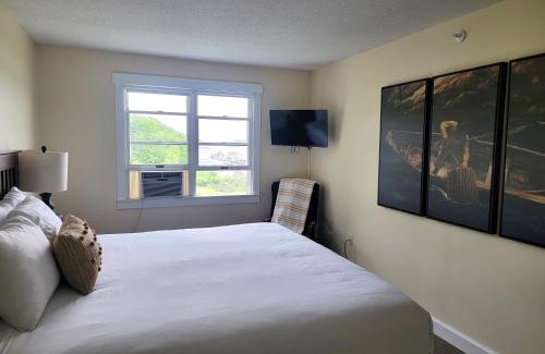 Tenants Harbor Hotel | East Wind Inn & Suites