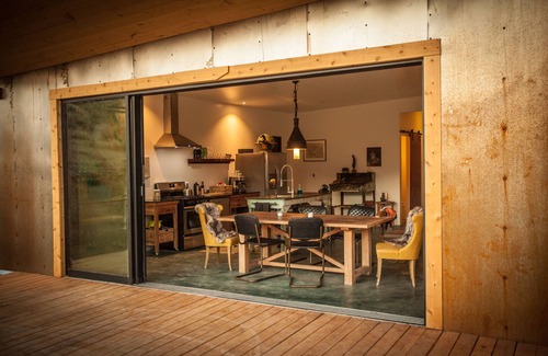 Lone Pine Casa | East Wind, unique house with majestic views
