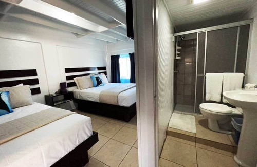 Isla de Utila Hotel | Eastern Harbor Resort