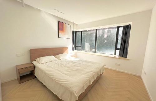 Jing'an Apartamento | Eastern Hub - Jing'an Temple Branch Sunny Capital, Deluxe 3-Bedroom Apartment, Extra Large Space with Free Mahjong