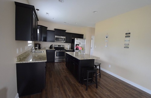 Hubert Casa | Beautiful house in highly sought-after neighborhood of Peytons’ Ridge, Hubert