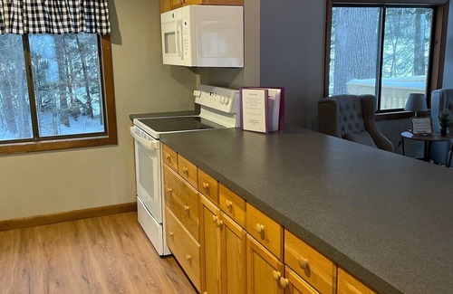 Grantham Casa | Eastman Home Sleeps 18 on Golf Course, Beach Access in Ski Country