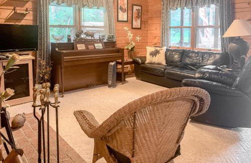 Easton Casa | Easton Escape a notch above