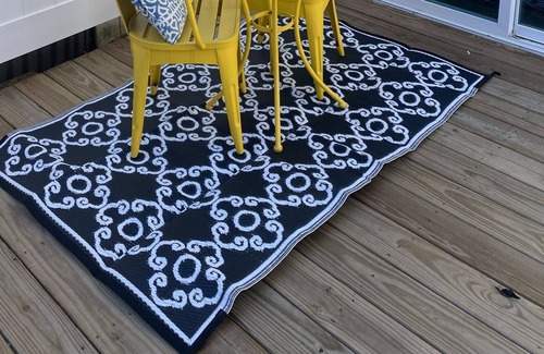 Easton Casa | Easton retro yellow house minutes from downtown!