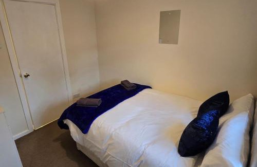 Chorlton-on-Medlock Casa | Eastpark 5 bdrms Walk to O2 Apollo and City