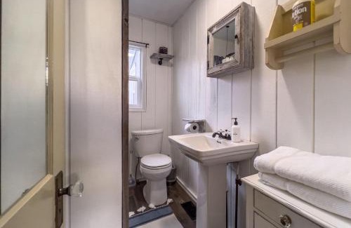 Livingston Casa | Eastside Bungalow