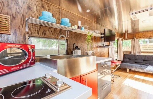 Central East Austin Casa | Eastside Spartan - Glamping near Downtown & U.T.