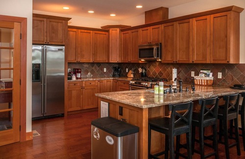 Eastsound Casa | Hermosa familia y mascotas, Ocean View Home Near Downtown Eastsound!