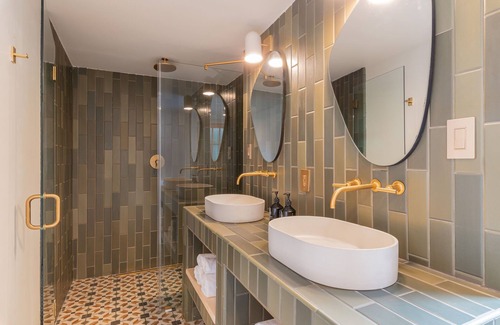 Lake Placid Hotel | Eastwind Hotel Lake Placid