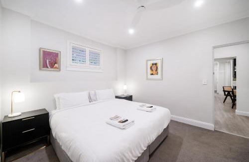 Rose Bay Apartamento | Easy Access 2BR Flat with Parking in Rose Bay