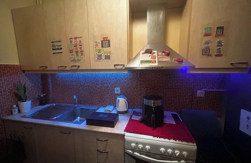 Moschato-Tavros Apartamento | Easy access to Central Town! Family Friendly area. Hub of transportation.