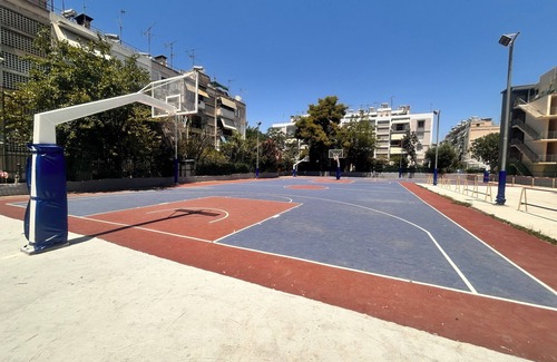 Moschato-Tavros Apartamento | Easy access to Central Town! Family Friendly area. Hub of transportation.